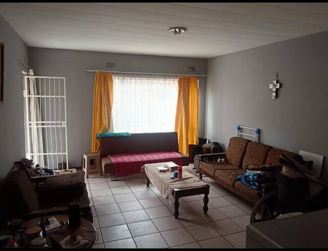 2 BEDROOM TOWNHOUSE FOR SALE IN ALBERTON NORTH